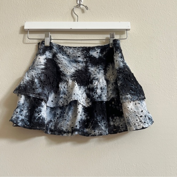Katie J NYC Girls Eyelet Tie Dye Mini Skirt L 100% Cotton - Picture 2 of 2